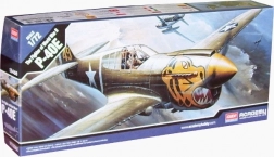 Academy Curtiss P-40E Warhawk modello di aereo in plastica