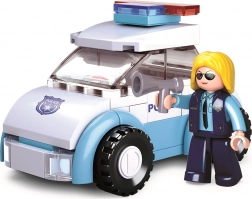 Poliziotta con veicolo di Sluban