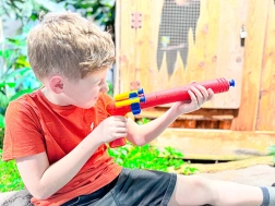 Pistola in schiuma SPORTO Spy con tiro dietro l’angolo