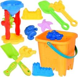 Set da sabbia con secchio, formine e strumenti