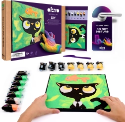 Okto Gattino nero con pesciolino – kit creativo di pittura con pasta secondo i numeri 29 × 29 cm