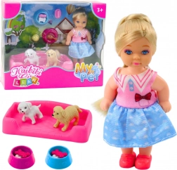 Mini bambola con due cagnolini e scodelle