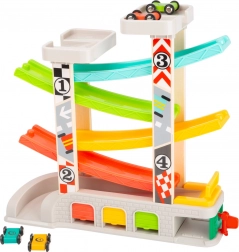 Pista da corsa con parcheggio e garage