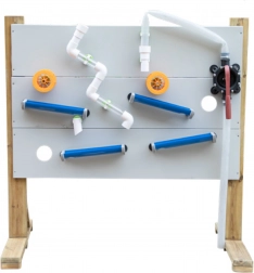 Set di gioco d'acqua in legno Classic World Edu supporto + accessori per acqua e sabbia