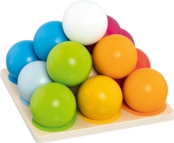 Piramide da costruzione in legno con palline colorate