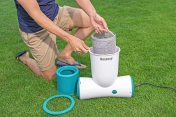 Pompa di filtrazione con skimmer BESTWAY FlowClear Skimatic 3974 l/h + filtro di ricambio