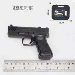 Pistola nera per bambini per palline di schiuma con elementi metallici