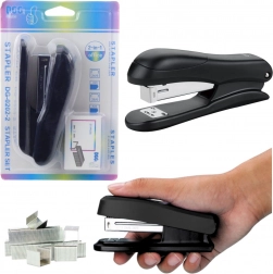 cucitrice da ufficio nera con capacità fino a 30 fogli