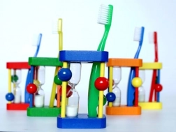 Supporto per spazzolino con clessidra HESS