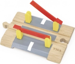 Passaggio a livello ferroviario in legno con sbarre a batteria