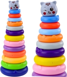 Torre colorata con anelli con gatto