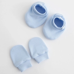 set in cotone per neonati – scarpine e guantini New Baby blu (0–6 mesi)