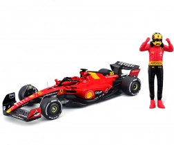 modello in metallo bburago ferrari sf23 1:24 con figurina del pilota