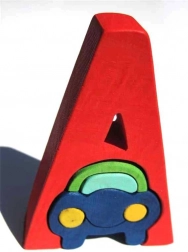 Lettera A in legno con macchinina per bambini