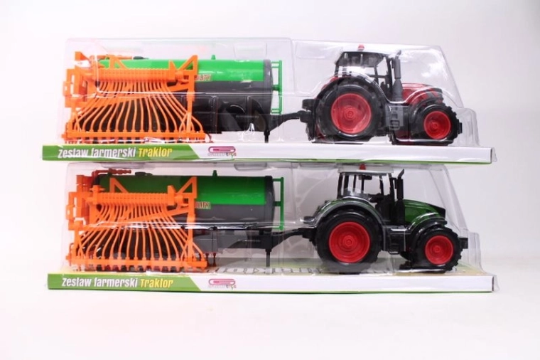 Trattore con macchina agricola
