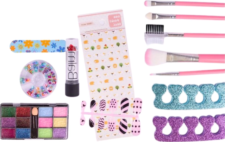 Tutto per la piccola truccatrice in un unico posto