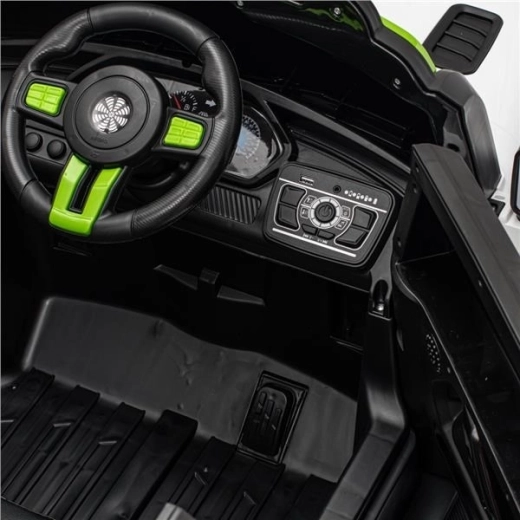 Divertimento e controllo: LED, musica, USB e telecomando 2.4G