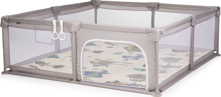 Ampia area di gioco e pareti in rete traspirante