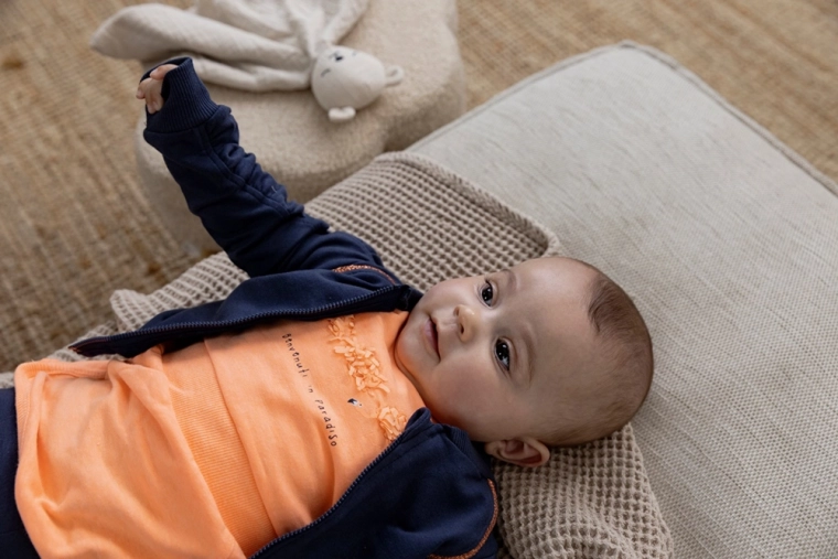 Look di tendenza in versione neon