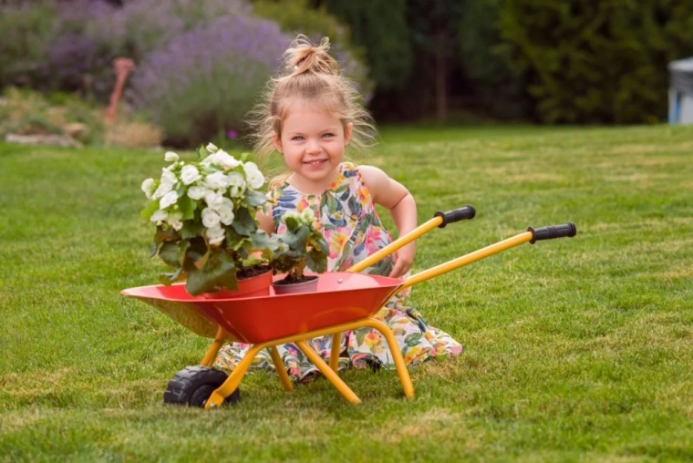 Divertimento per i piccoli giardinieri