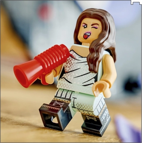 Minifigure di Olivia Rodrigo con accessori