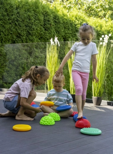 Allenamento di equilibrio e coordinazione giocando