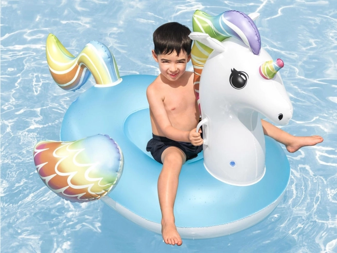 Divertimento per i bambini in acqua