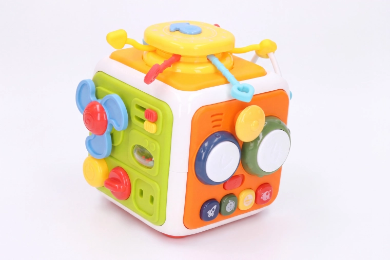 Cubo motorico con effetti sonori 21 cm