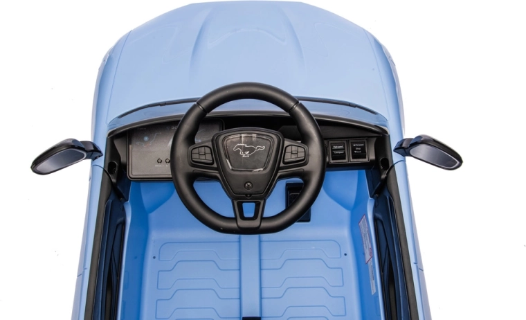 Comandi al volante e interni