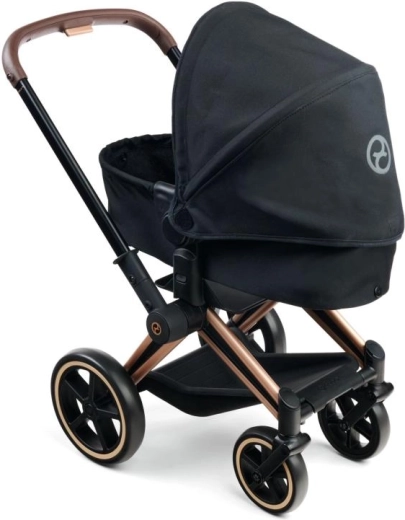 Design realistico ispirato a CYBEX PRIAM