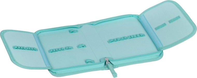 Set con tutto ciò di cui lo scolaro ha bisogno