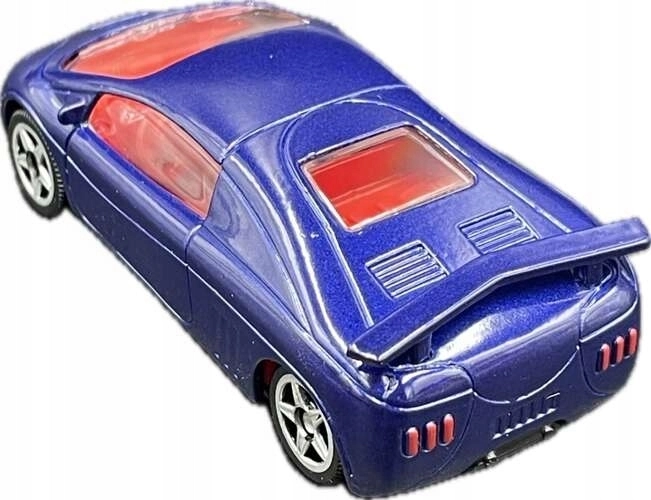 Struttura in metallo e plastica con bei dettagli