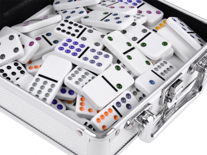 Valigetta di metallo e accessori per giocare comodamente