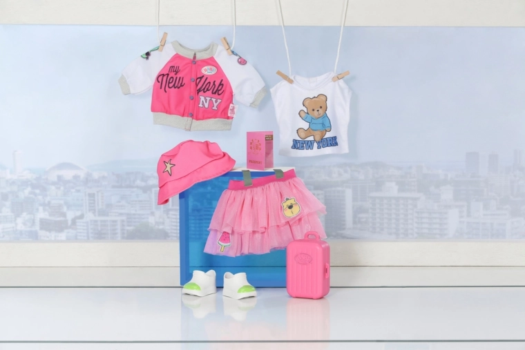 Elegante outfit per piccole viaggiatrici