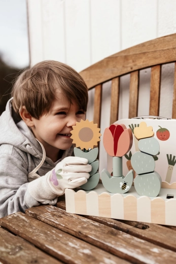 Gioco da giardino con design in legno dai colori pastello