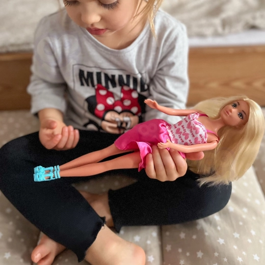 Bambola mamma con capelli pettinabili