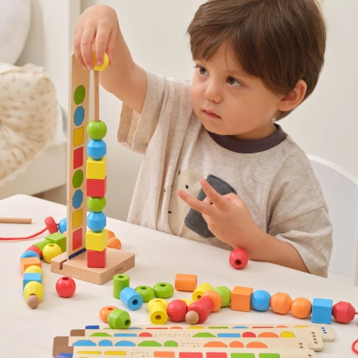 5 colori e 5 forme per classificazione e logica