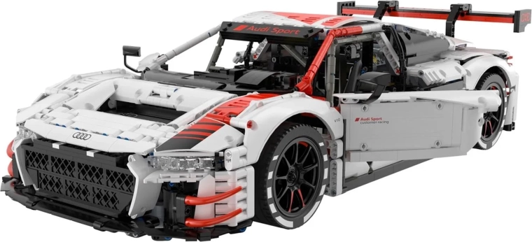 Modello da corsa dettagliato in scala 1:8