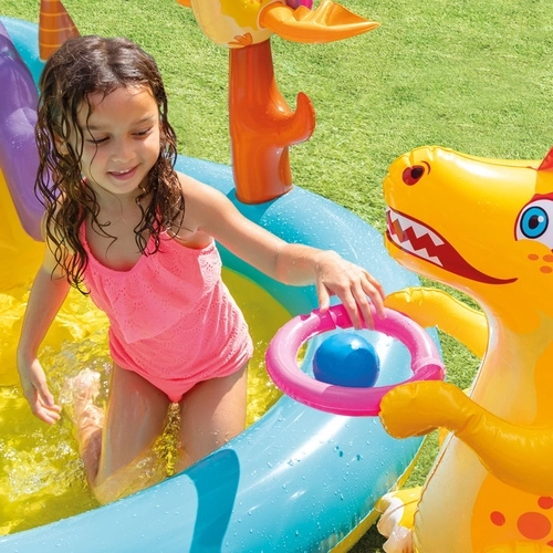 Giochi con dinosauri e palline