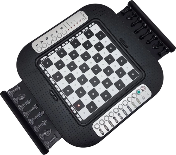 64 livelli di difficoltà e ELO fino a 1800