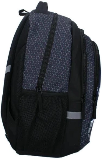 Tasche laterali per la bevanda e dettagli pratici