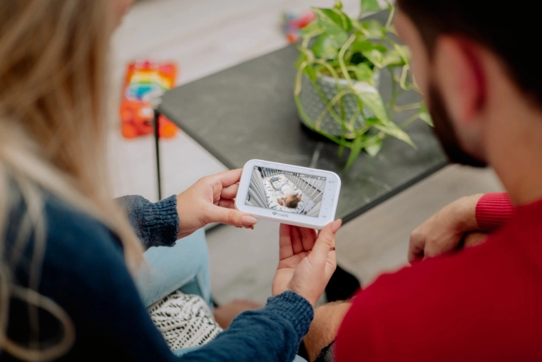 Chiaro display IPS da 4,3" e lunga autonomia