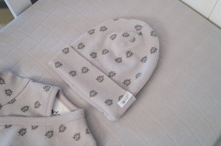 Veste perfettamente attorno alla testa e alle orecchie