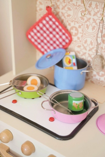 Colori adatti ai bambini e coperchio pratico