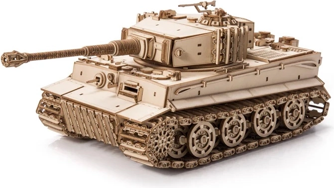 Dettagliato modello in legno del carro armato Tiger M1