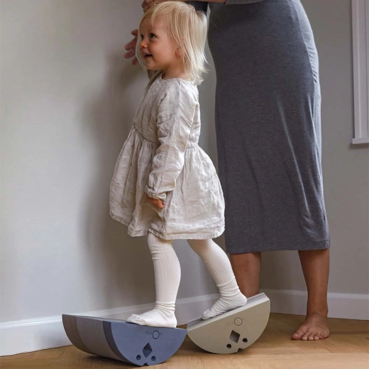 Giocattolo di equilibrio per sedersi, dondolarsi e stare in piedi