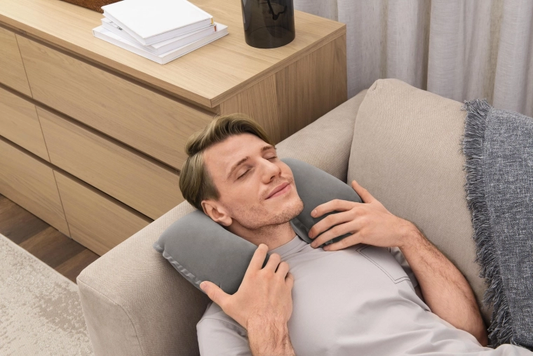 Forma ergonomica a U per il supporto del collo