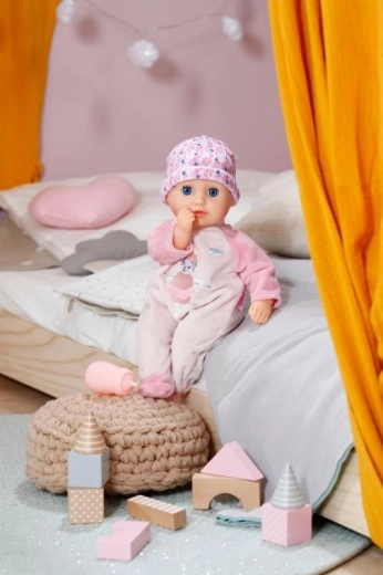 Occhi che si chiudono per un gioco realistico