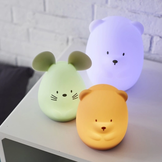 Fino a 12 ore di luce e ricarica tramite micro USB