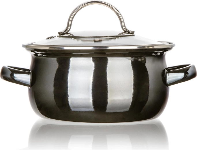 Adatta a tutti i tipi di fornelli